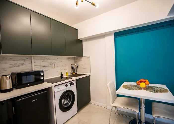 Bellevue Apartment *